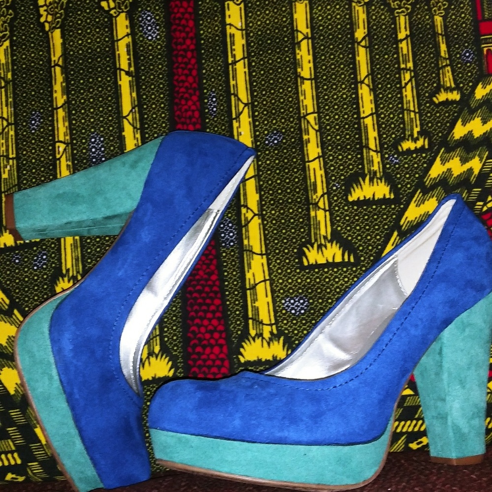 Suede Pumps